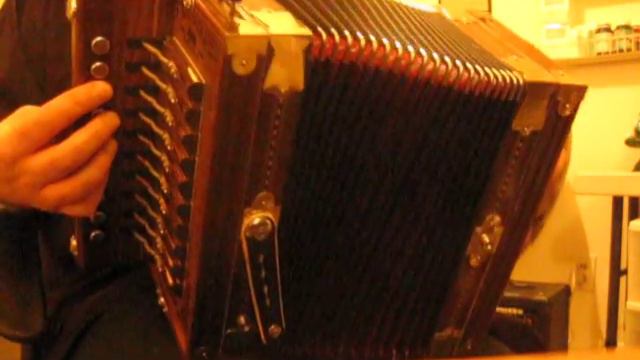 Beginner Cajun Accordion Lesson- Waltz Bass Side Octave Scale смотреть онлайн