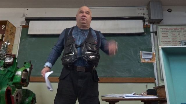 282 ) Вопросы МКК (продолжение,,) для вахтенный, вторых, старших механиков. смотреть онлайн