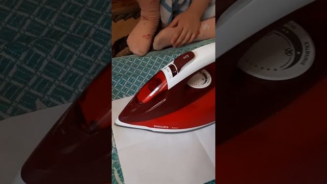 ЛАЙФХАК КАК СДЕЛАТЬ НЕВИДИМЫЕ ЧЕРНИЛА. РАССКАЗЫВАЕТ МАРТЫНОВА ВИКА 5 ЛЕТ. смотреть онлайн