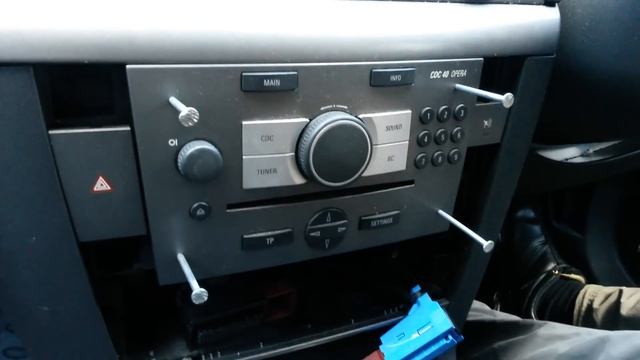 Vectra C Astra,Corsa- Radio removal / Jak wyjąć radio смотреть онлайн