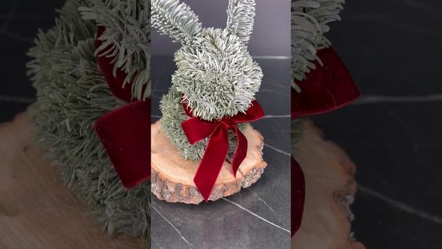 Заяц из еловых веток (нобилис) на Новый год смотреть онлайн