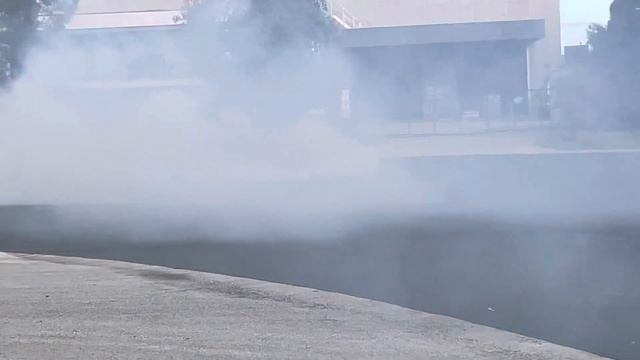 Ford bf GT FPV Skid, burnout, Tip in смотреть онлайн