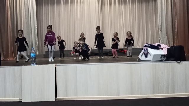 Репетиция Одуванчиков - Лялечка смотреть онлайн