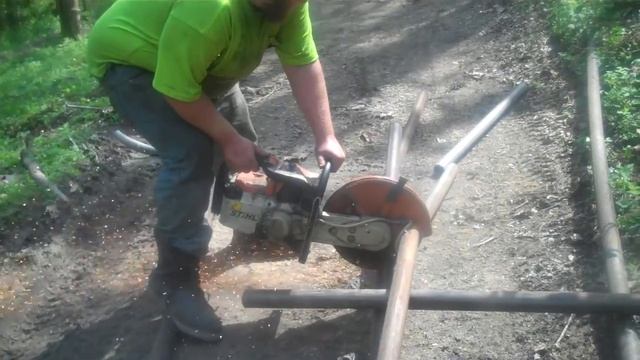 Stihl TS 460 cutting some pipe смотреть онлайн