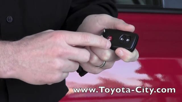 2012 | Toyota | Prius V | Operating Smart Key Remote Control | How to By Toyota City смотреть онлайн