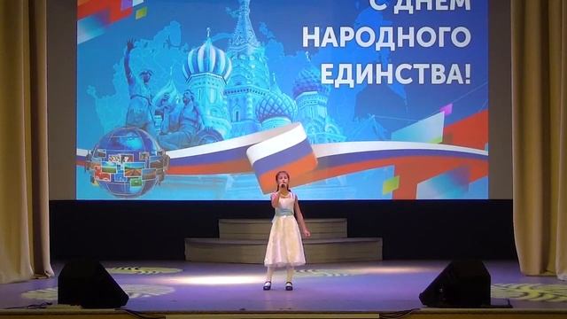 У Моей России длинные косички поёт Виолетта Бадяева смотреть онлайн