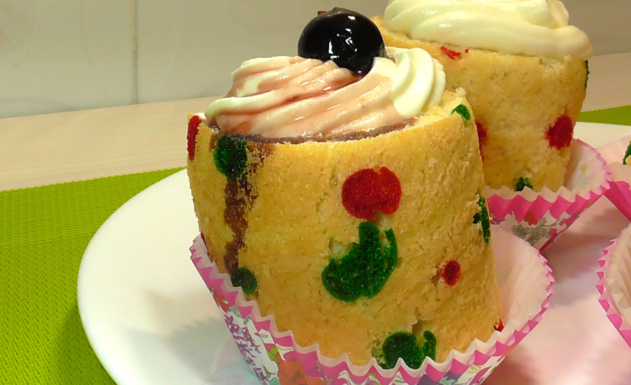 Бисквитные пирожные Рецепт вкусных пирожных. смотреть онлайн