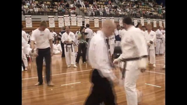 Gkr Wc3 2005 10 29 30 R09-12 35 44yrs Male 3rd+ Kumite 03