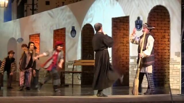 Балет "12 стульев" Выход беспризорников смотреть онлайн