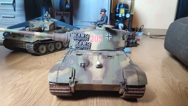Tiger 2 Henschel RC Modèle (Heng Long) 1/16 Customiser Et Améliorer!