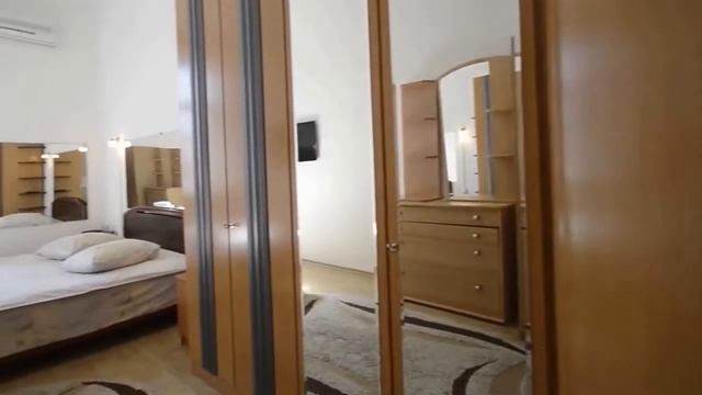 Квартира посуточно Киев: Видеообзор квартиры на Крещатике в Киеве ✔️ Безопасная аренда смотреть онлайн