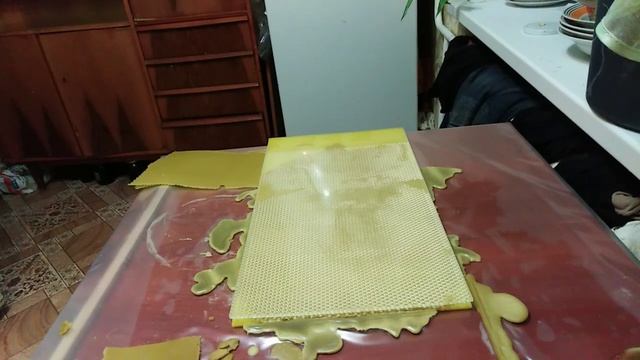 Отливка вощины на матрице смотреть онлайн