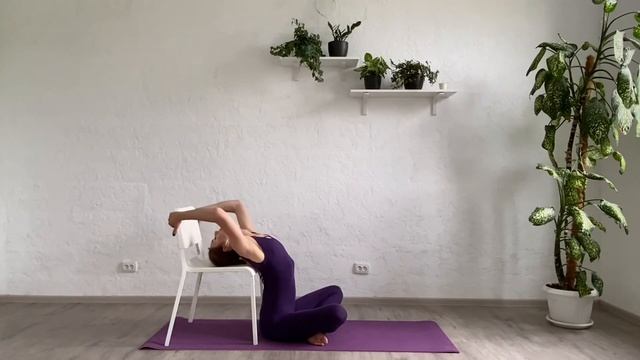 5 минут для спины (упражнения со стулом) смотреть онлайн