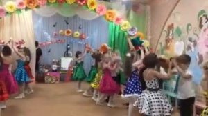 Танец с игрушками. Выпускной в детском садике