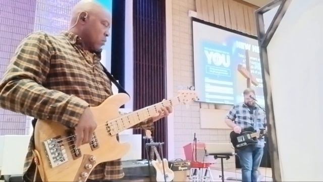Fender Elite Jazz Bass V смотреть онлайн