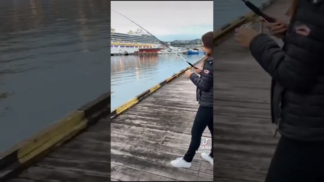 Norway Fishing at 1am🙃 #overnightactivity #seafarerPerks смотреть онлайн