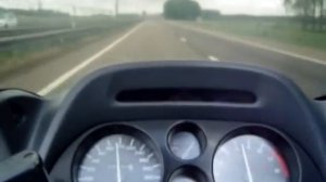 honda cbr 1000 F 1993 top speed 270 km