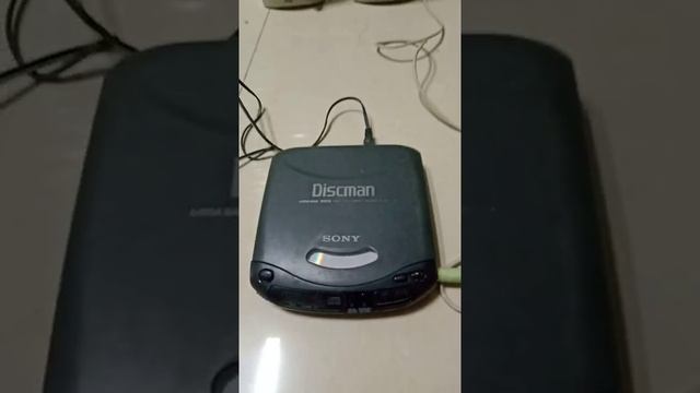 Sony Discman Mega Bass D141 Made in Japan смотреть онлайн