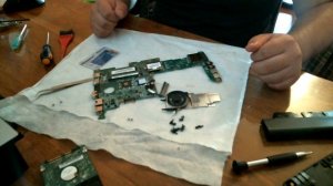 Очистка от пыли и замена термо пасты в нетбуке Packard Bell DOT S