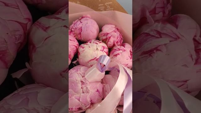 Букет цветов из 11 розовых пионов смотреть онлайн
