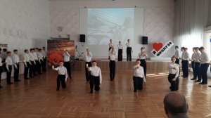 Инсценировка патриотической песни Ростов-на-Дону,  школа 99, 7Д класс.
Елена Север Всем и каждому.