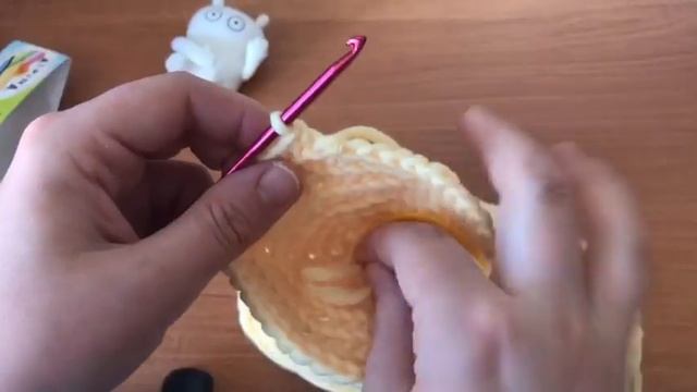 Вяжем кролика крючком. Первый этап - голова. смотреть онлайн