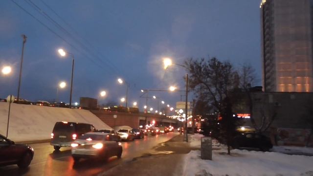 пешая прогулка в сторону метро чертановская по району варшавское шоссе чертаново зимой вечером смотреть онлайн