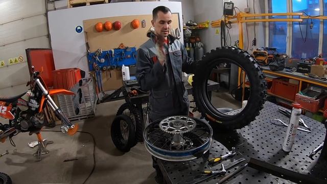 Как правильно бортировать колесо 2 монтажками. 313 эндуро лайфхаков