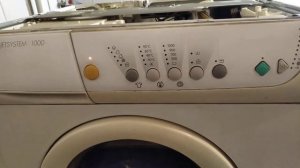 Стиральная машинка Zanussi непонятный сбой программы