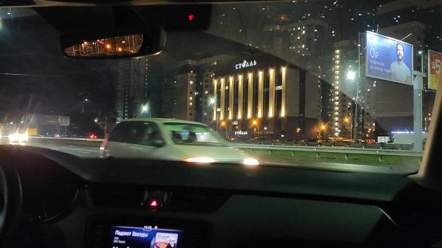 Возможные проблемы при общении с девушкой ощутимо младше вас. Разбираем на примере от подписчика. смотреть онлайн