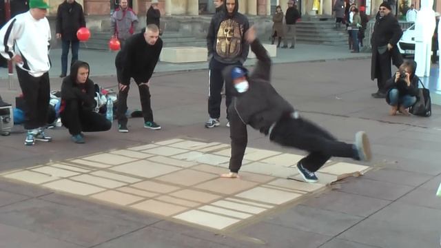 ПОЛЬША: Брейк данс в Варшаве... Warsaw Poland смотреть онлайн