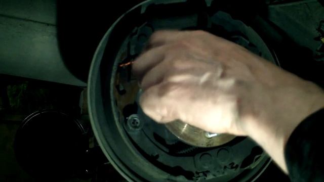 Замена задних тормозных колодок на Тойота смотреть онлайн