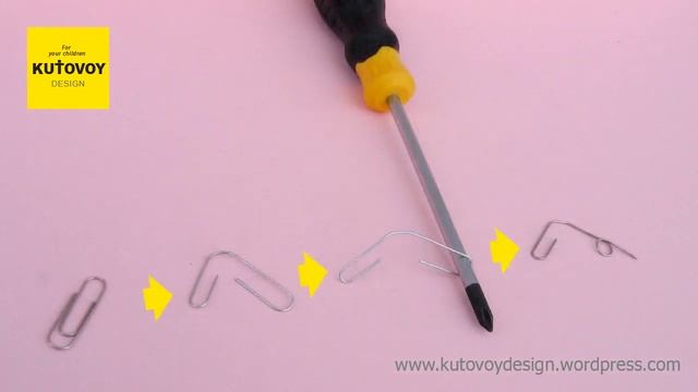 How To Stop A Toy Train? A Jar Of Jam! / Как остановить игрушечный поезд? Банкой варенья!