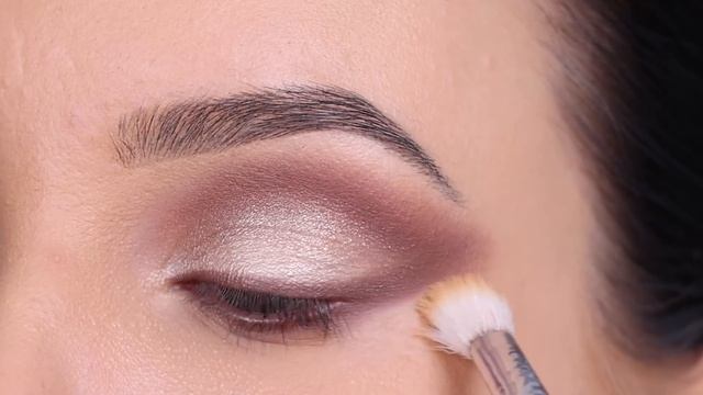 5 MINUTE Soft Glam Drugstore Eye Makeup Tutorial смотреть онлайн