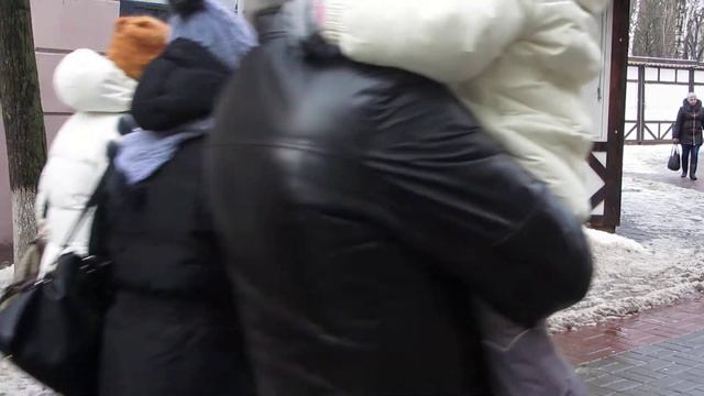 Вінничанка Анна грає на флейті біля Скай-парку смотреть онлайн