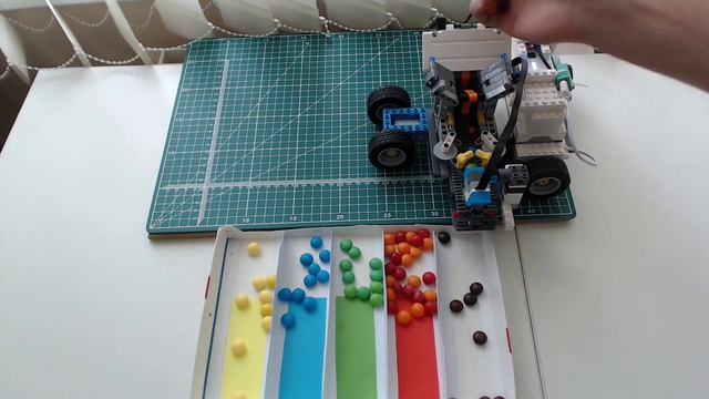 LEGO® Boost Color Sorter Machine