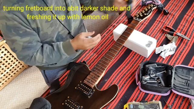 Kiwi Shoe Polish 4 Guitar Fretboard!? why not! on Harley Benton TE40 Black Delux Series#HarleyBento смотреть онлайн