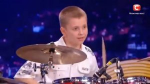 Барабанщик Даниил Варфоломеев  - соло на барабанах Україна має талант 8 Діти 05 03 2016