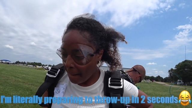 WHAT NOT TO DO WHEN SKYDIVING | FIRST TANDEM SKYDIVE EXPERIENCE (SKYDIVE CHICAGO) смотреть онлайн