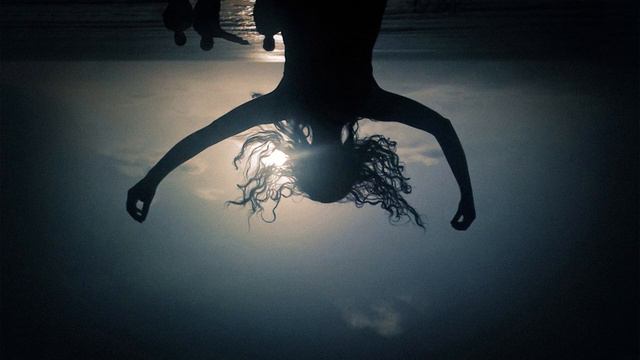 Tears Run Rings - World Upside Down смотреть онлайн
