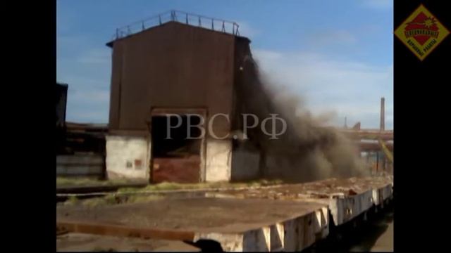 РВС Ч.306 Стена здания чистки и смазки Мартеновский цех №1 НТМК Н.Тагил 2010.07.15 смотреть онлайн