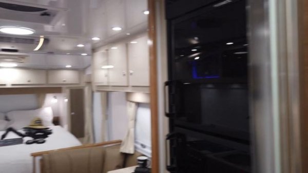 KEDRON® 18'6 XC5 CARAVAN - LITHIUM POWERED