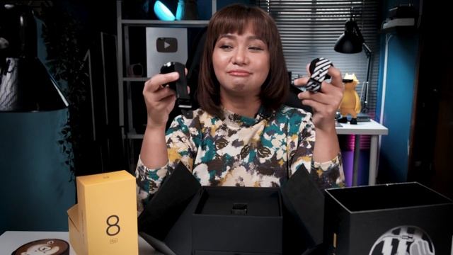 UNBOXING realme 8 Pro Illuminating Yellow & Watch S Master Edition! смотреть онлайн