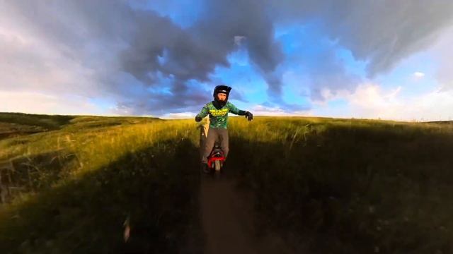 KINGSONG S22 PRO // 500 MILE REVIEW // MY FIRST EUC!!! смотреть онлайн