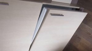 Как сделать из обычного холодильника встроенный самостоятельно.