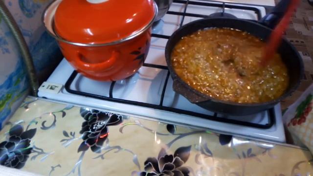 А У НАС НА УЖИН/БОРЩ/ГУЛЯШ С МАКАРОНАМИ/КИСЕЛЬ/ПИРОГ С ВИШНЕЙ/ХЛЕБ ВСЁ ПО-ДОМАШНЕМУ смотреть онлайн