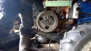 Подготовка к сезону #4. Снимаю маховик с  двигателя ХТ-15 (R-195)/причина течи масла.