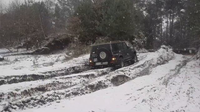 Nissan Patrol Y61 vs Nissan Patrol Y60 Offroad Fursten Forest смотреть онлайн