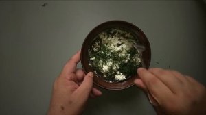 Секретный рецепт для рыбалки.  Прикормка на линя. Творог с укропом для ловли линя #рыбалка #насадка