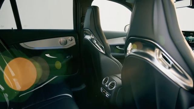 01 Mercedes AMG GLC 63 S 4MATIC+ смотреть онлайн